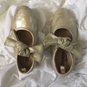 HOLIDAY Gold toddler shoes
